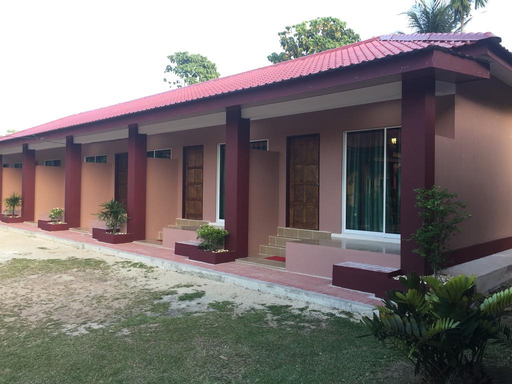 Harmony Guesthouse Sdn Bhd Padang Mat Sirat Экстерьер фото